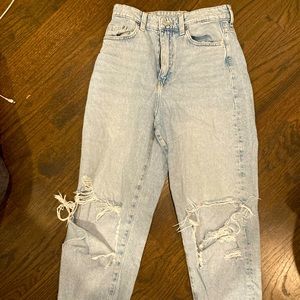 Distressed light wash H&M mom jeans size 2